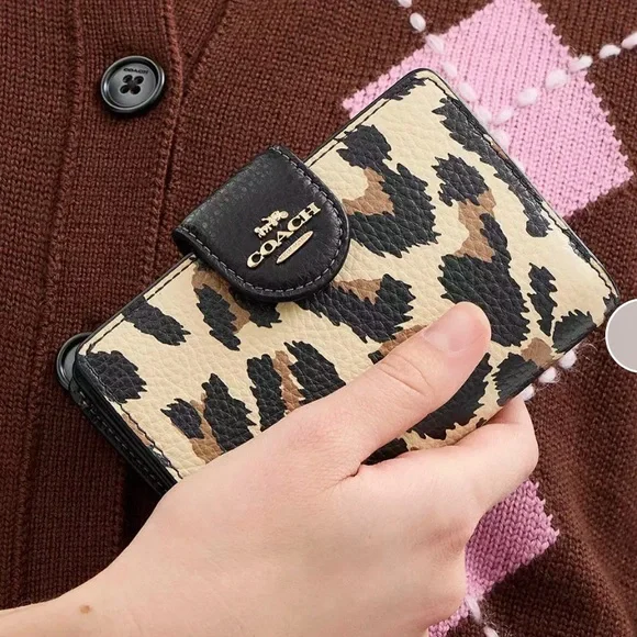 NWT Coach Medium Corner Zip Wallet With Leopard Print Gold/Leopard CBT25 - Picture 4 of 4